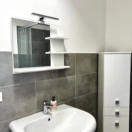 Apartment 15 Minuti Santa Margherita ,bilocale Ristrutturato Con Terrazzo Vista Mare *